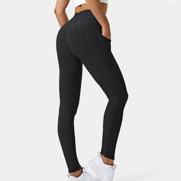 HALARA Pants - Black Halara leggings 7/8 length